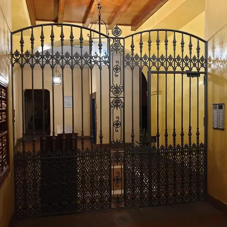 Santa Ana - Palacio Del Infantado Seville Exterior photo